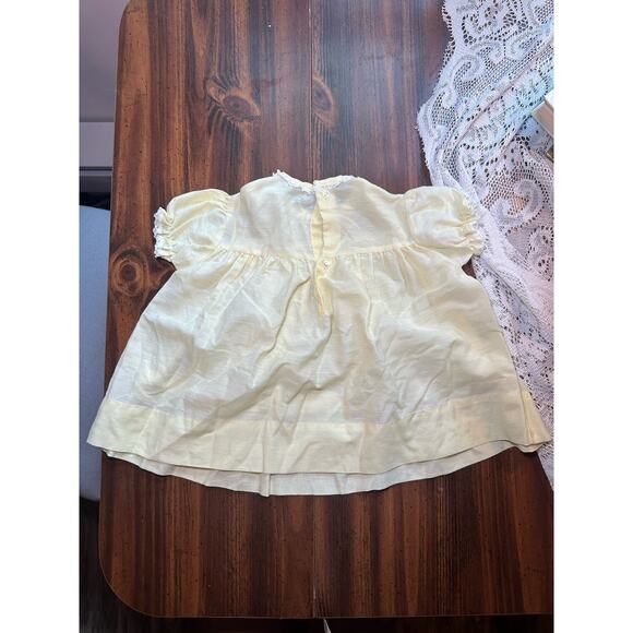 Vintage Baby Girls Yellow And Lace Dress Size 12-18 Months Hand Sewn Button Back - Picture 4 of 4